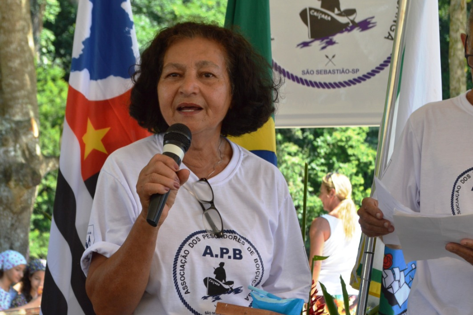 Henriana Lacerda homenageia defensora da cultura caiçara com Colar do Mérito Caiçara