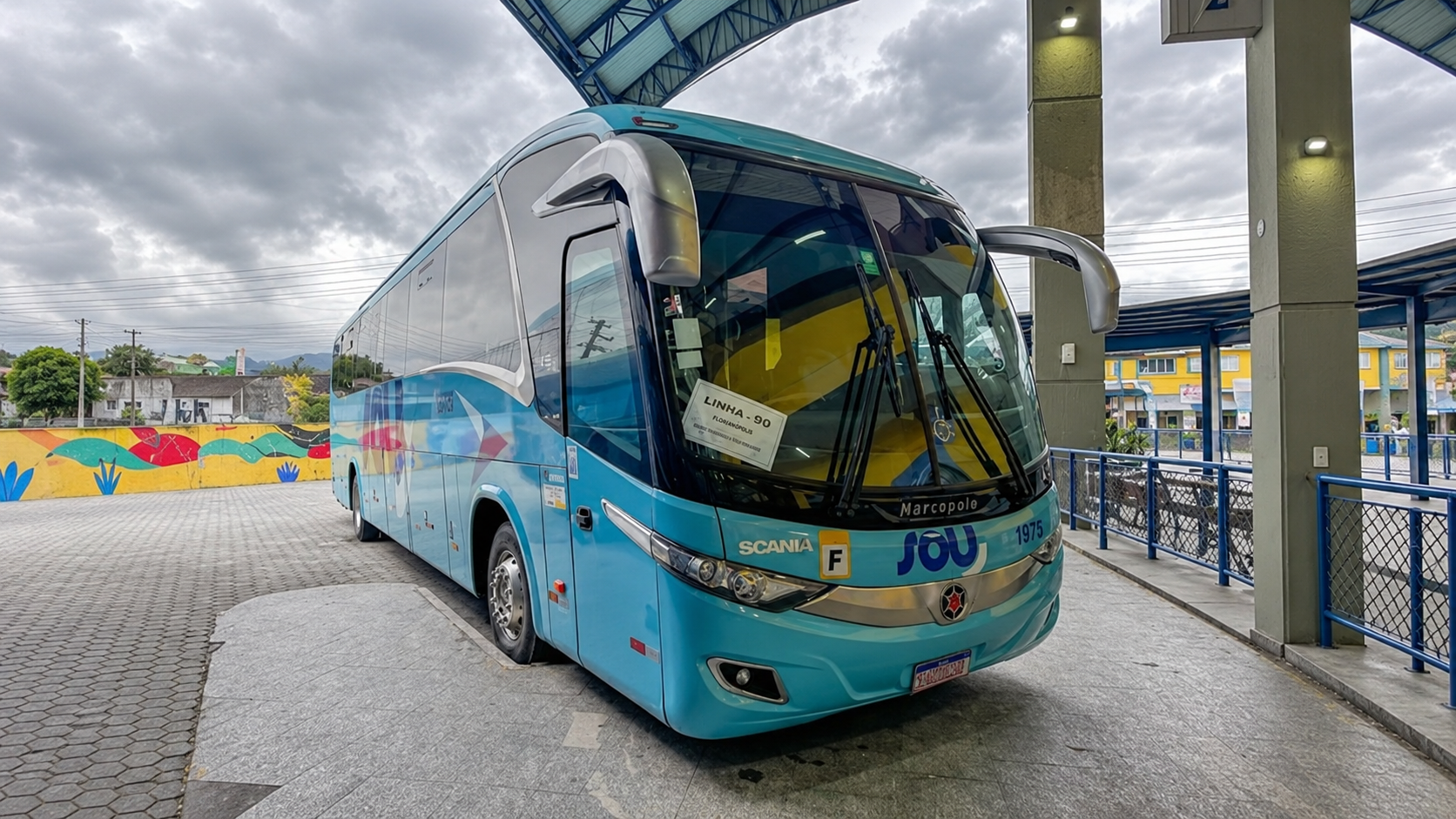 Henriana solicita mais vagas no transporte universitário de São Sebastião