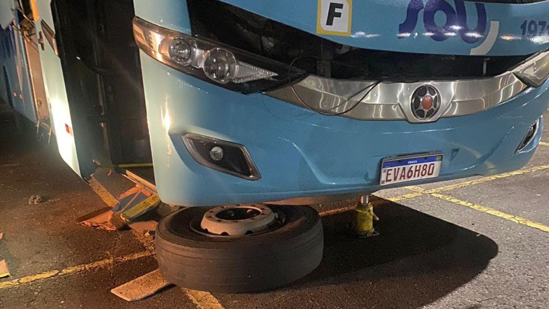 Henriana cobra segurança e manutenção dos ônibus universitários de São Sebastião